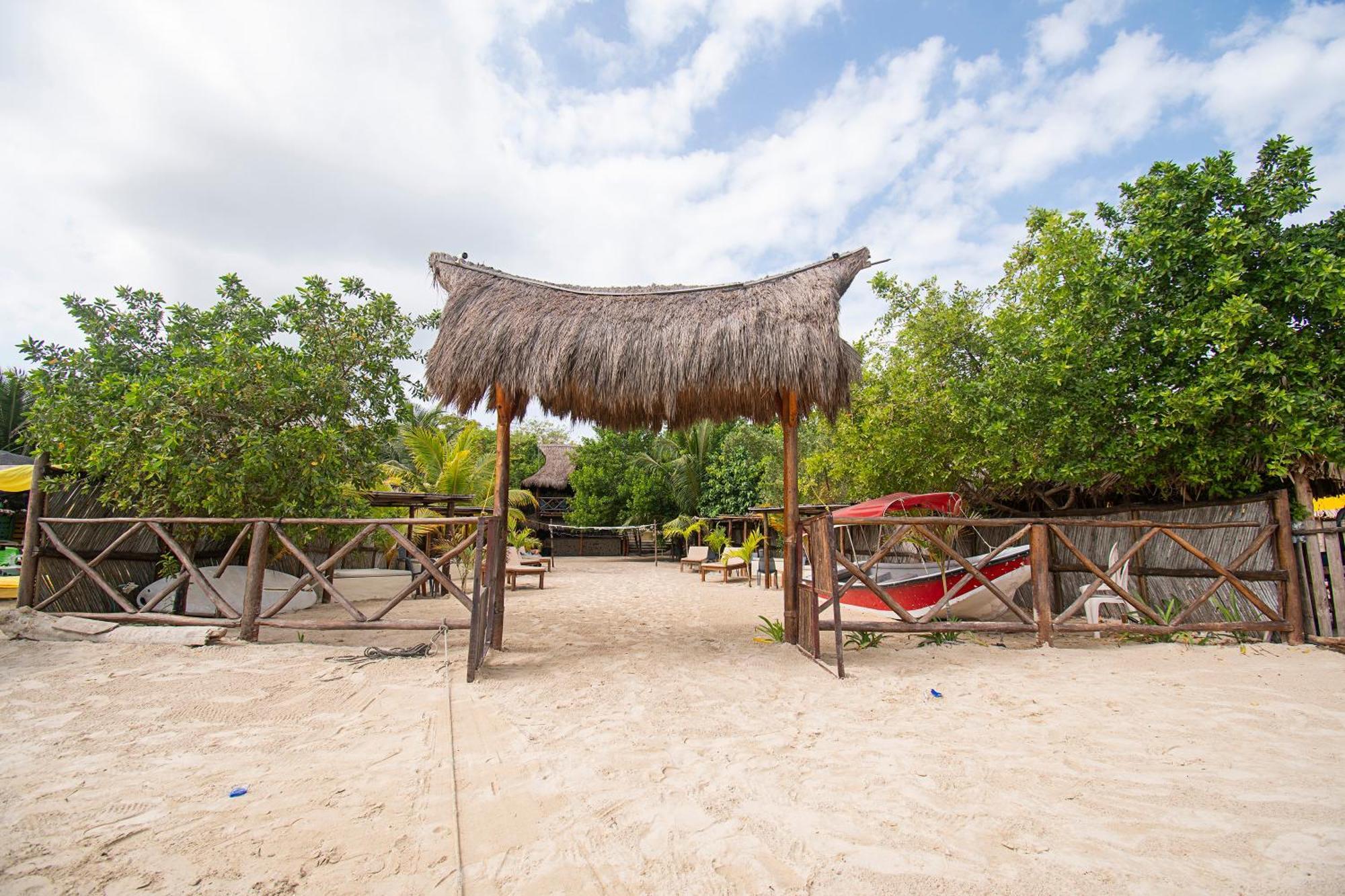 Amalife Beach Club & Hotel Tierra Bomba Exterior foto