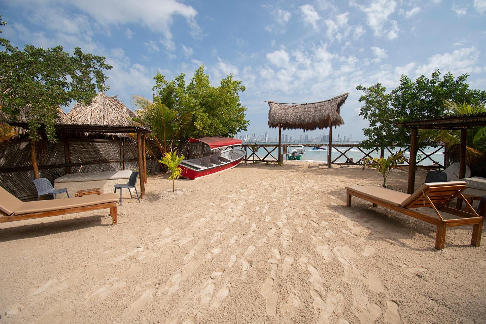 Amalife Beach Club & Hotel Tierra Bomba Exterior foto