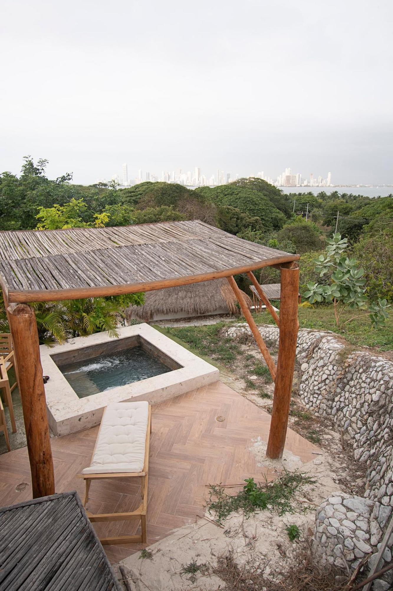 Amalife Beach Club & Hotel Tierra Bomba Exterior foto