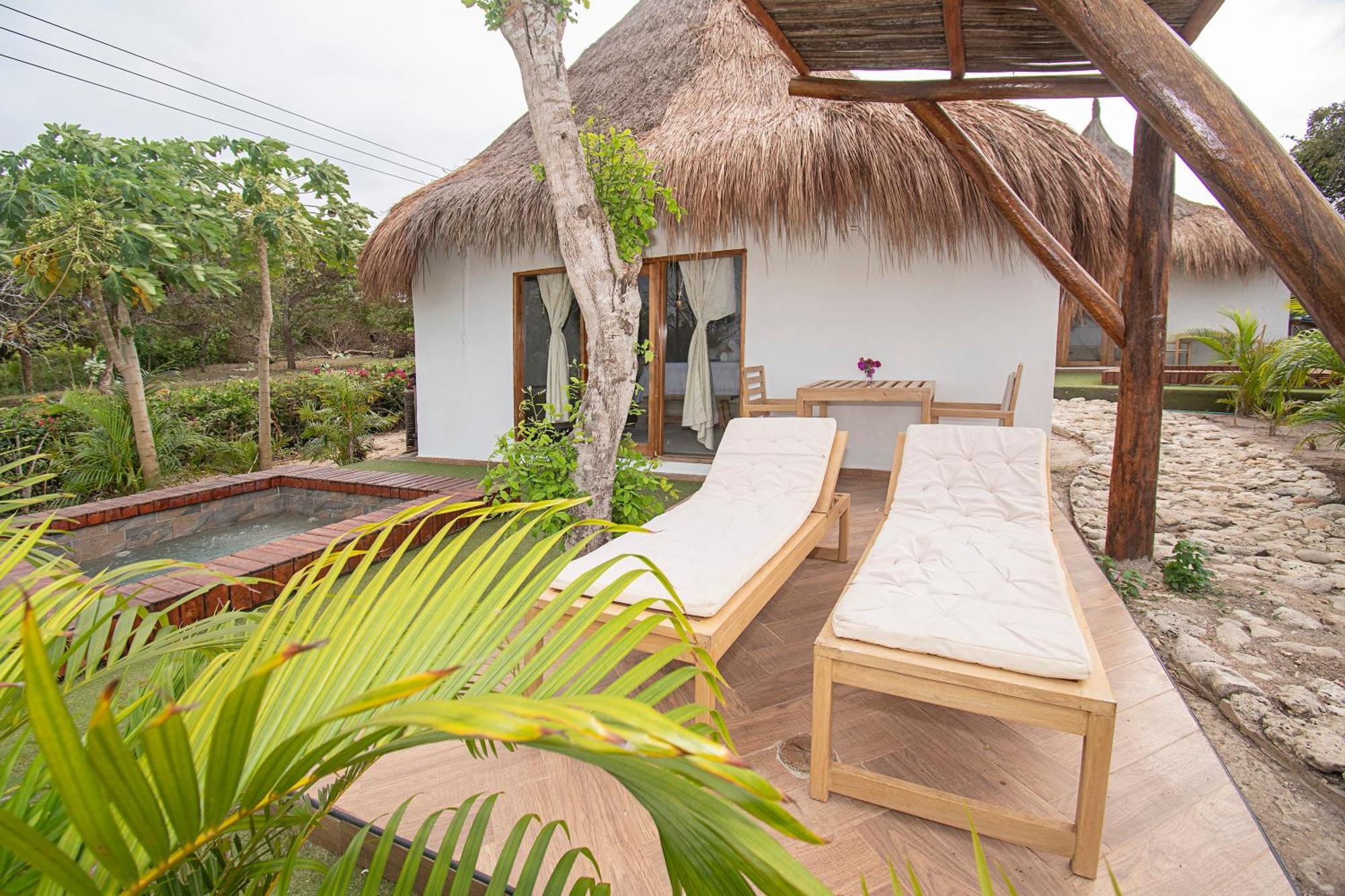 Amalife Beach Club & Hotel Tierra Bomba Exterior foto