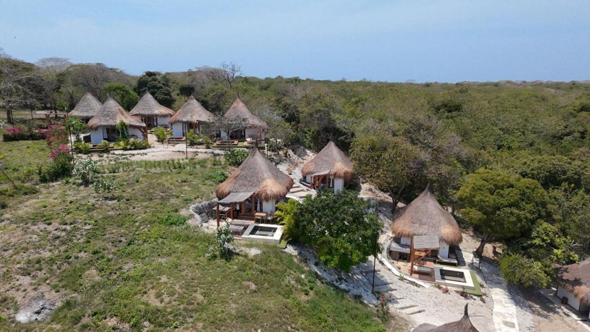 Amalife Beach Club & Hotel Tierra Bomba Exterior foto